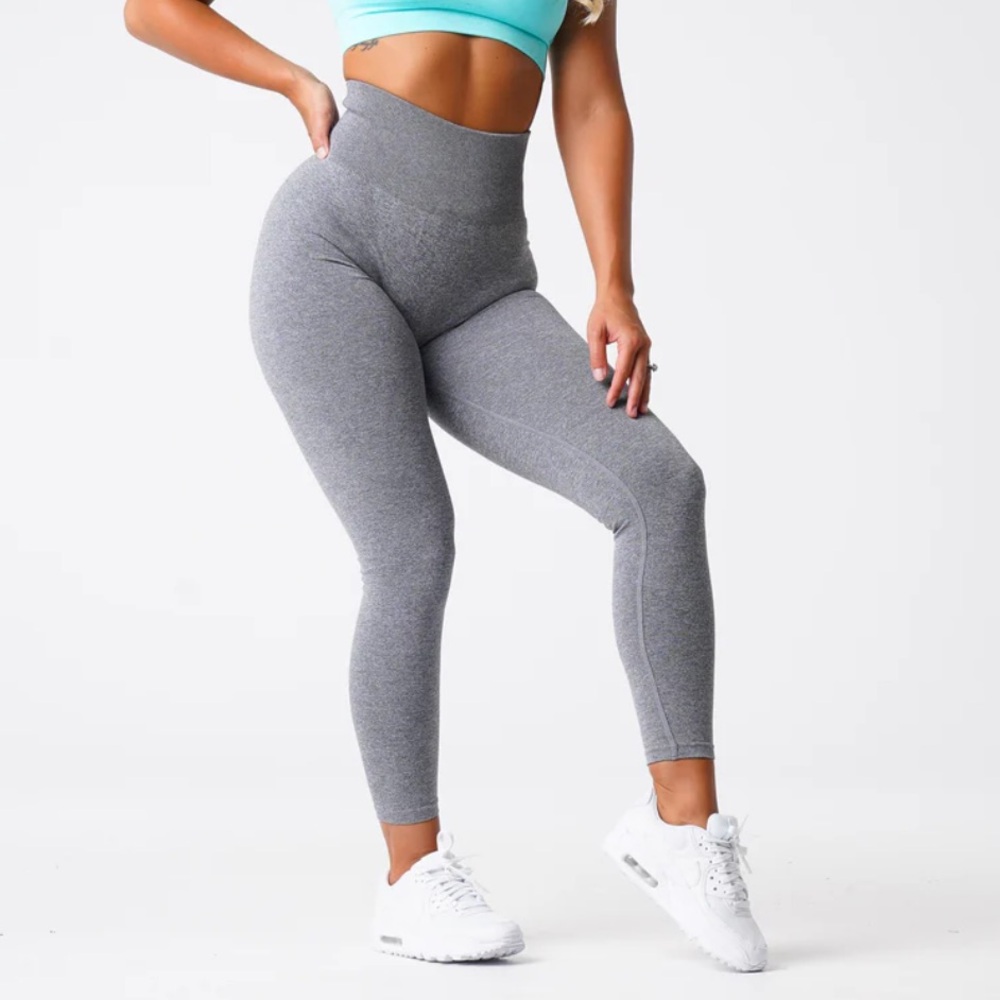 NVGTN Seamless High-Waist Scrunch Leggings in Heather Grey